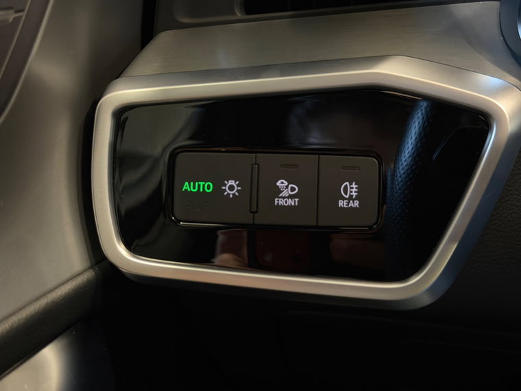 Vehicle Image 30