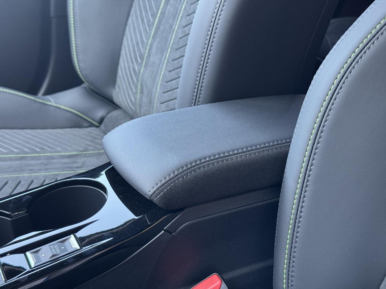 Vehicle Image 30
