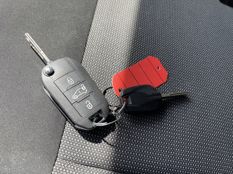 Vehicle Image 25