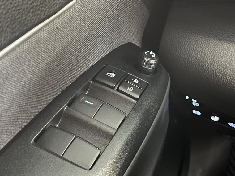 Vehicle Image 33