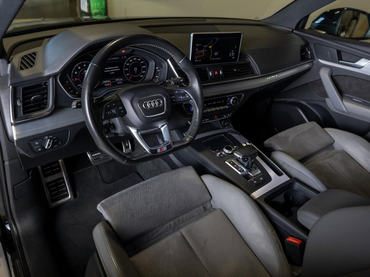 Vehicle Image 21