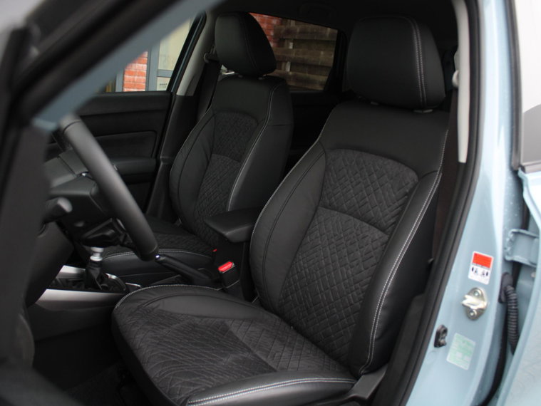 Vehicle Image 12