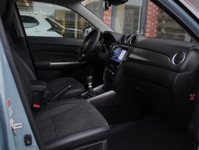 Vehicle Image 13
