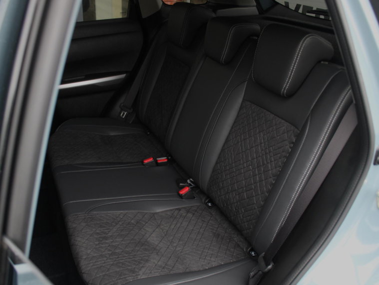 Vehicle Image 14