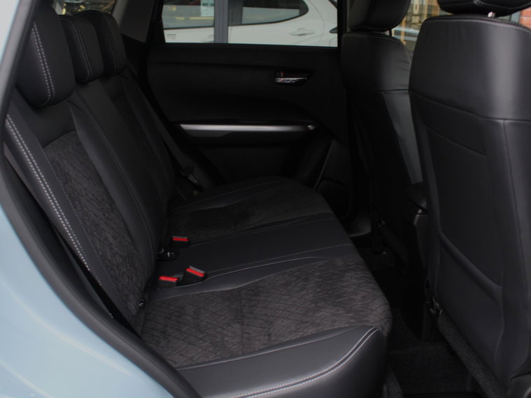 Vehicle Image 15