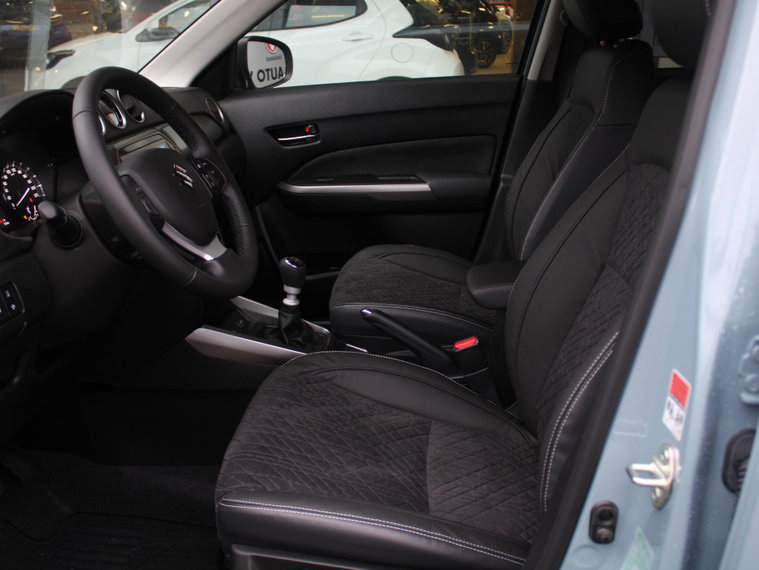 Vehicle Image 11