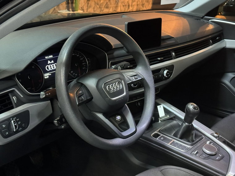Vehicle Image 17