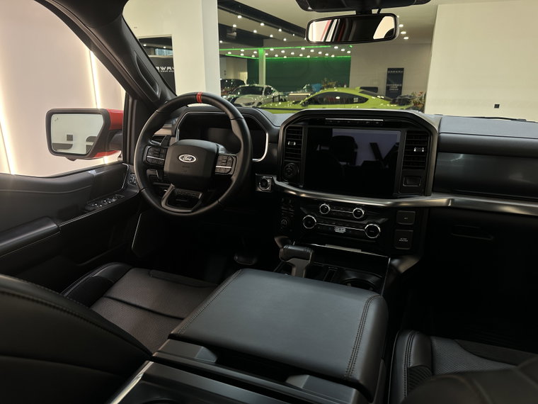 Vehicle Image 32