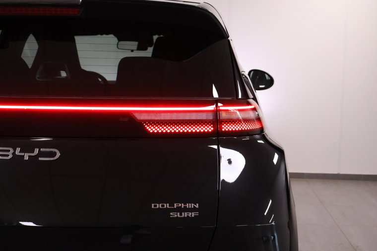 Vehicle Image 32