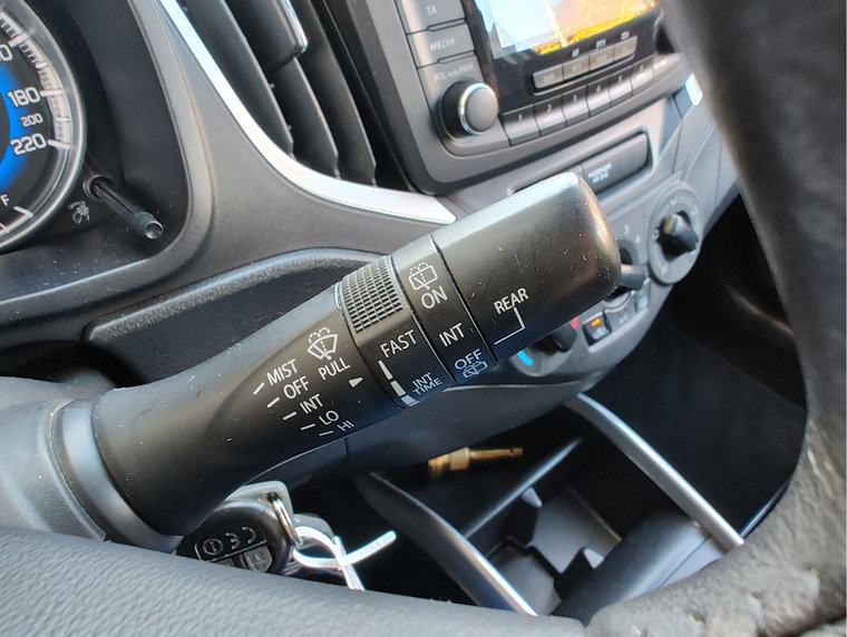 Vehicle Image 25