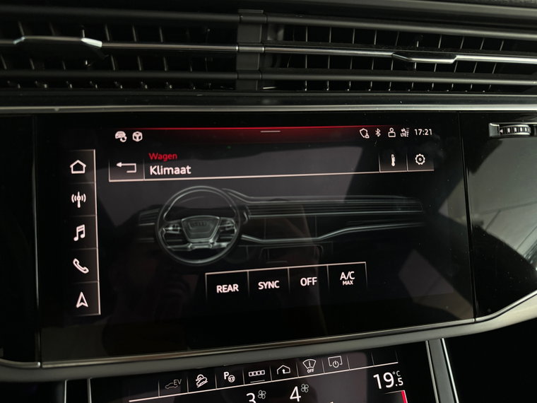 Vehicle Image 40
