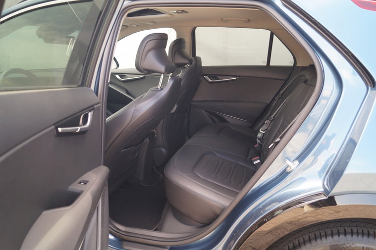 Vehicle Image 9