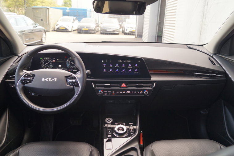 Vehicle Image 11