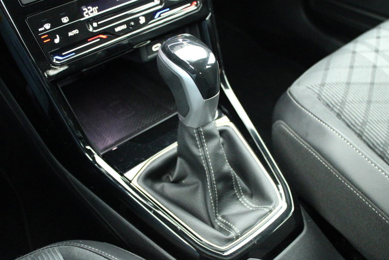 Vehicle Image 32