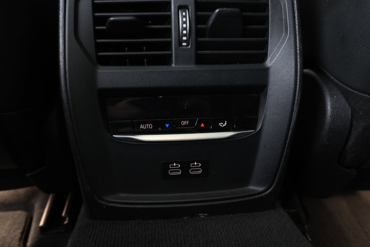 Vehicle Image 42