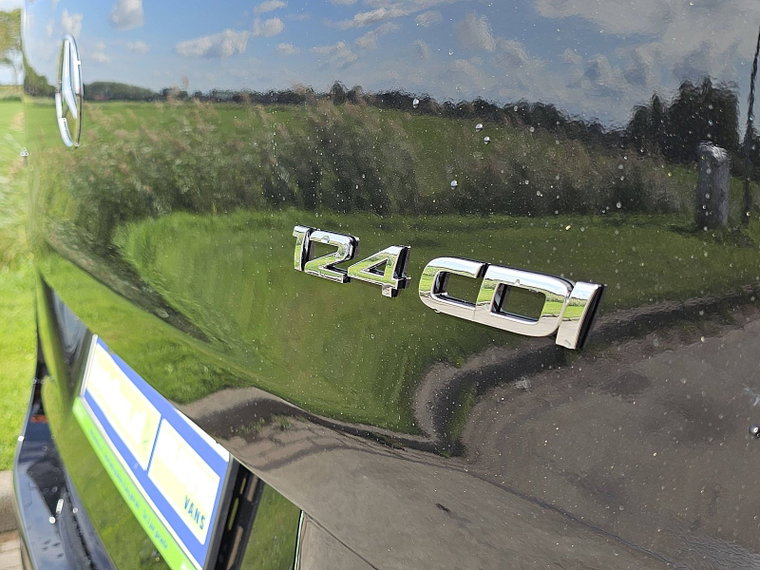 Vehicle Image 21