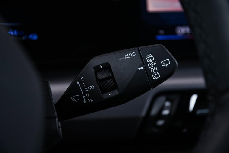 Vehicle Image 52