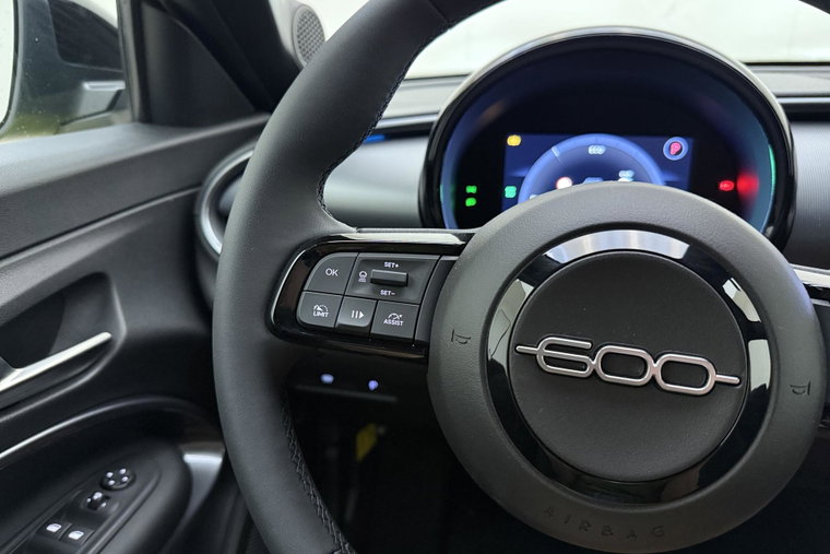 Vehicle Image 22