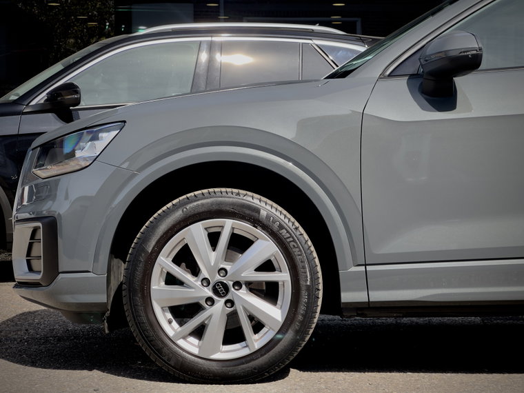 Vehicle Image 14