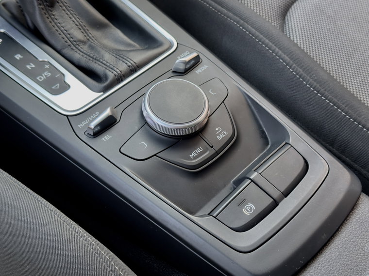Vehicle Image 19