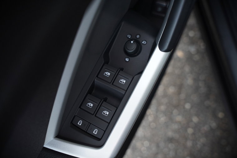 Vehicle Image 30