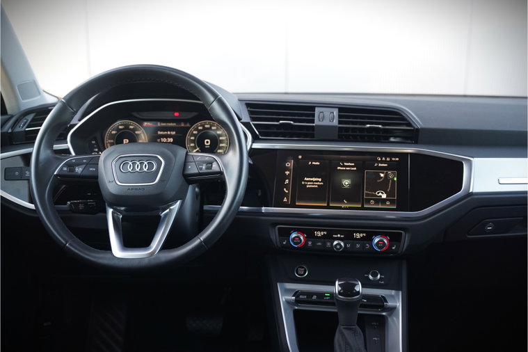 Vehicle Image 40