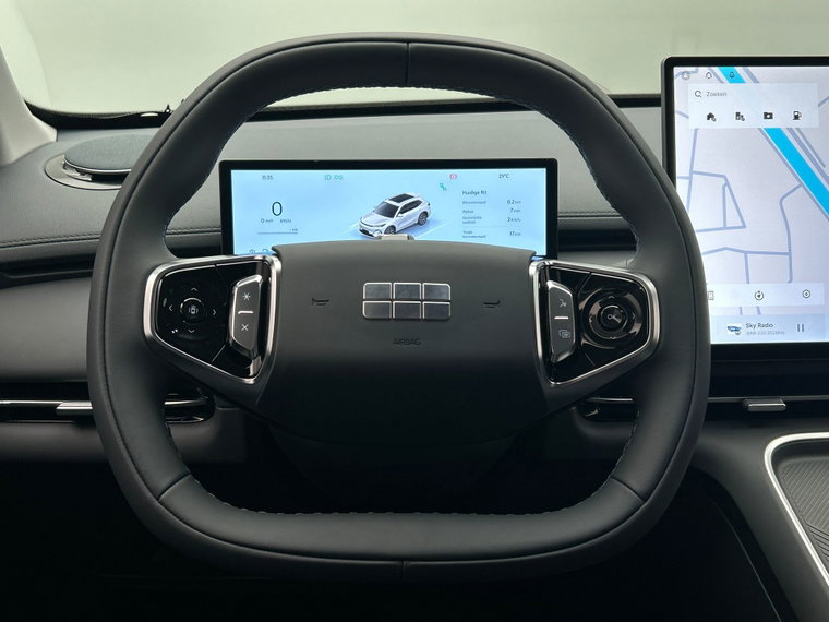 Vehicle Image 35