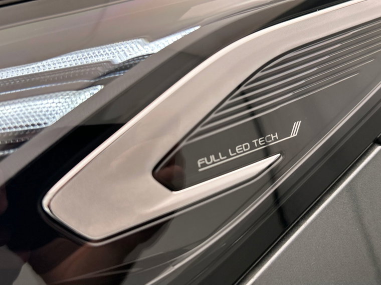 Vehicle Image 36