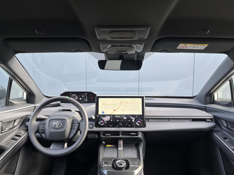 Vehicle Image 12
