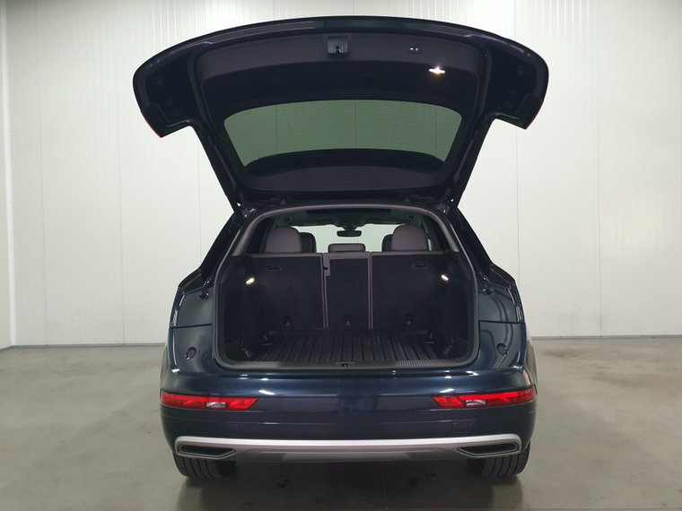 Vehicle Image 32