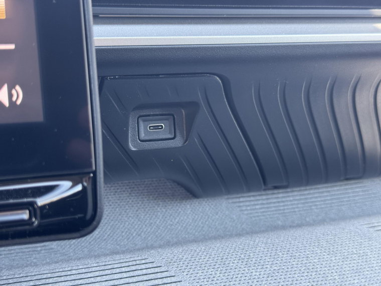 Vehicle Image 33