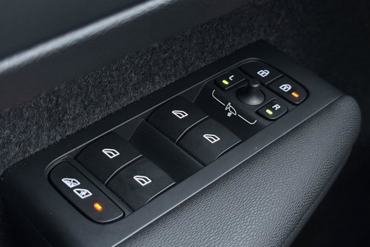 Vehicle Image 42