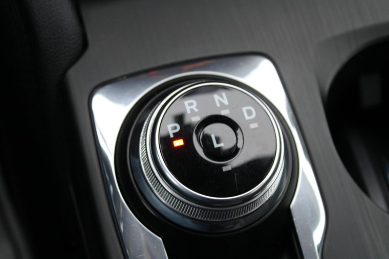 Vehicle Image 25