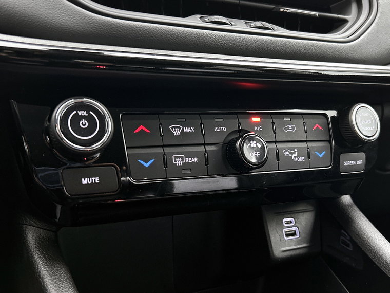 Vehicle Image 24