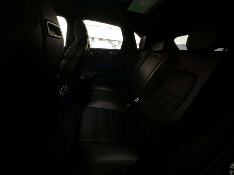 Vehicle Image 33