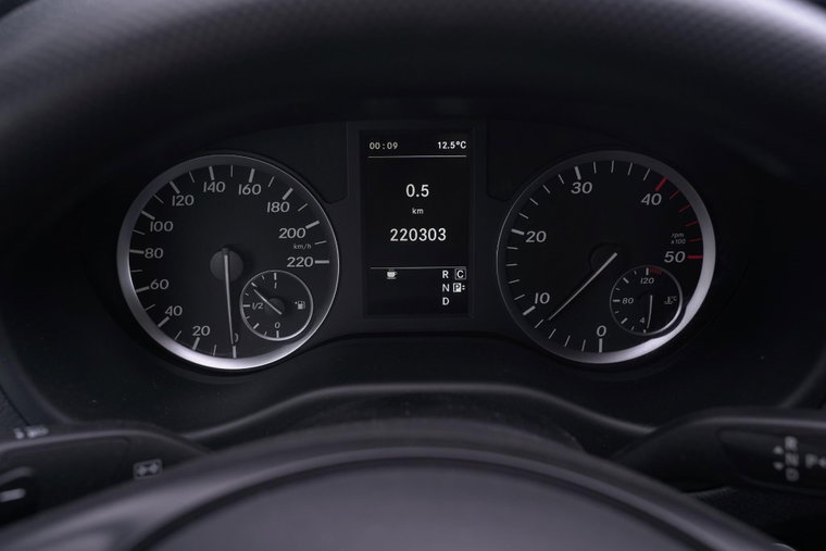 Vehicle Image 25