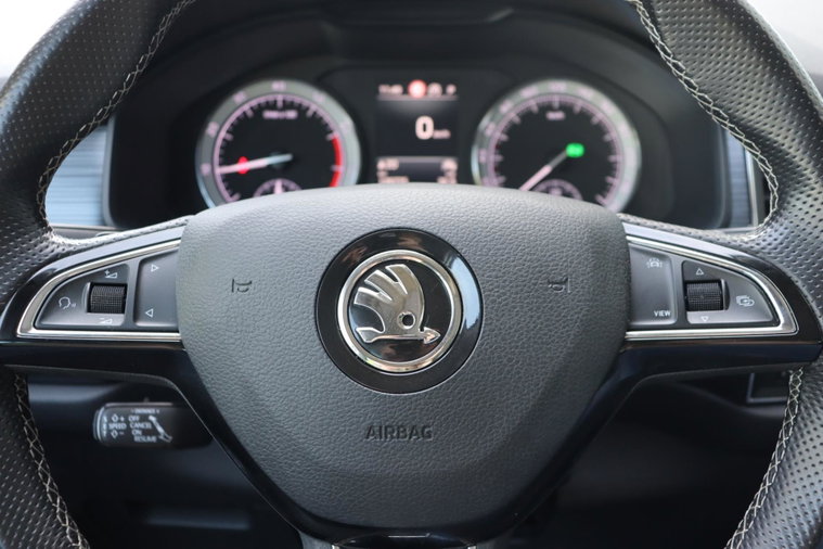 Vehicle Image 25