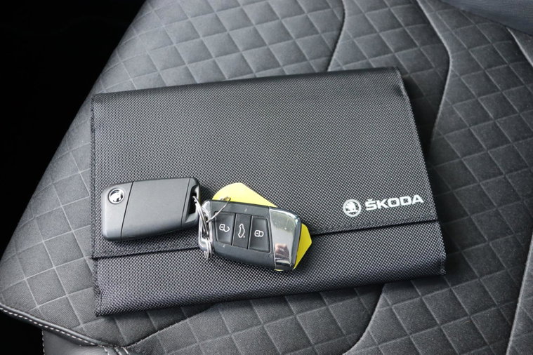 Vehicle Image 35