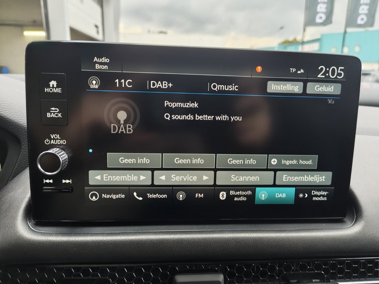 Vehicle Image 16