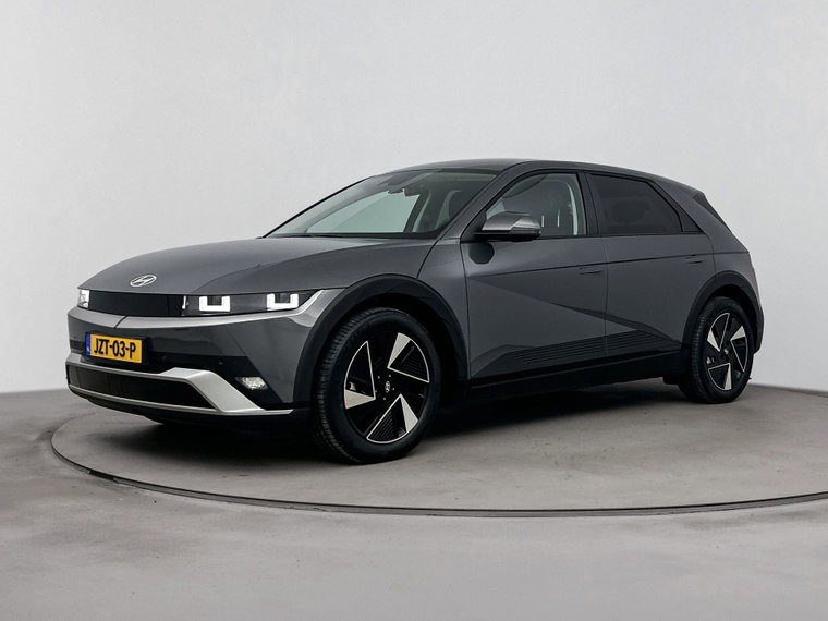 Vehicle Image 32
