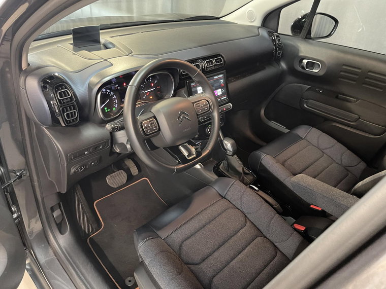 Vehicle Image 22