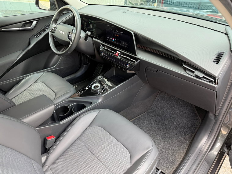 Vehicle Image 27