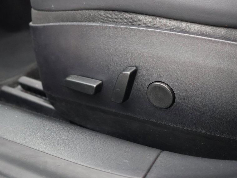 Vehicle Image 38