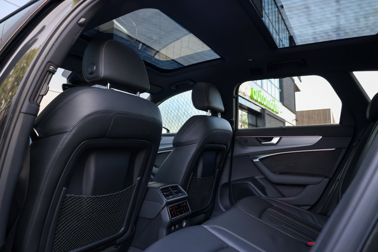 Vehicle Image 52