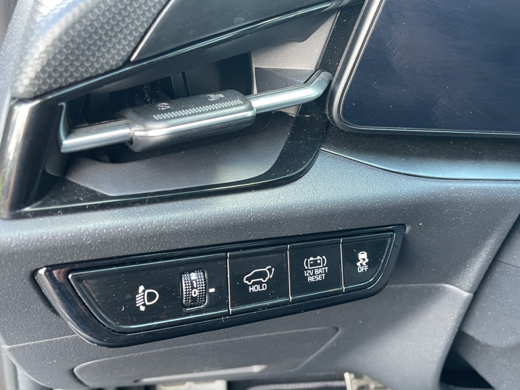 Vehicle Image 24