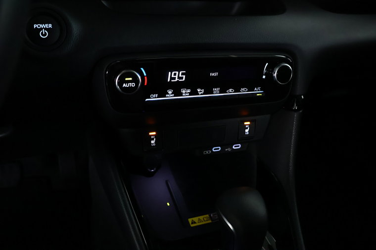 Vehicle Image 23