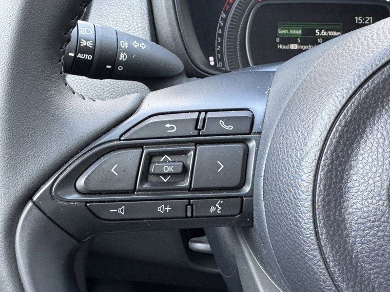Vehicle Image 16