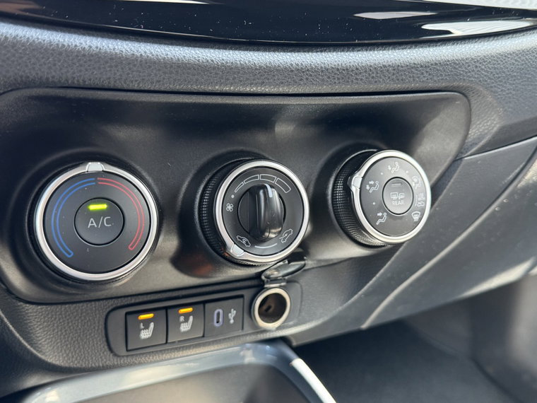 Vehicle Image 23