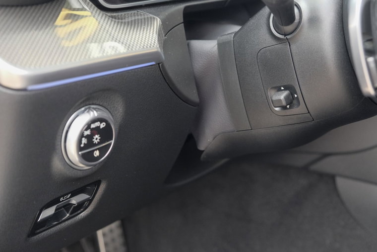 Vehicle Image 28