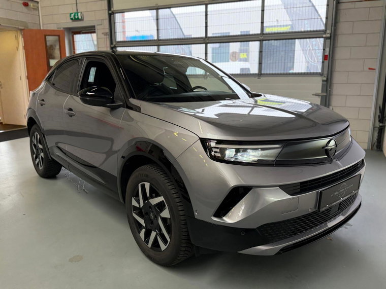 Vehicle Image 12